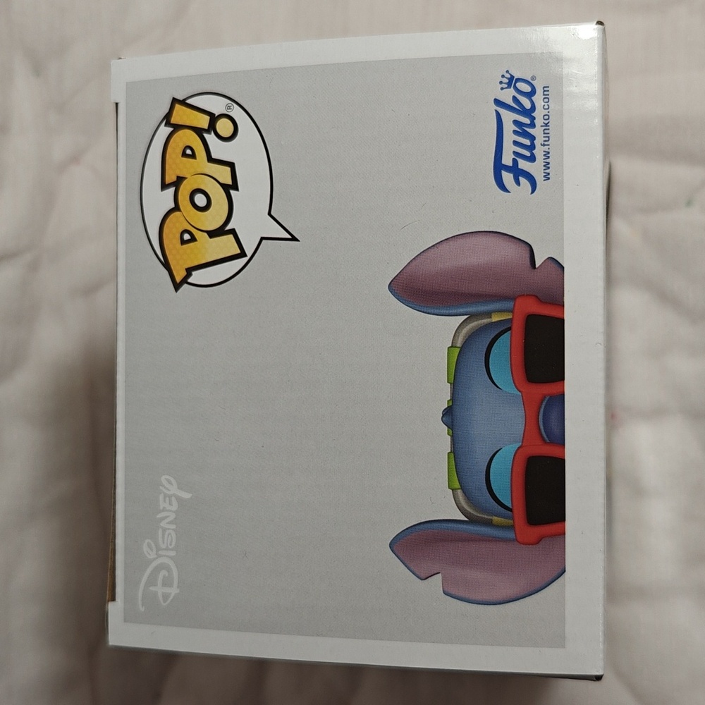 Funko Pop Disney Lilo & Stitch (Stitch In Sunlounger) - Picture 5 of 8